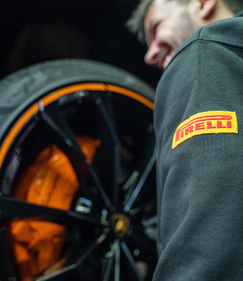 reifenservice gt sportcars pirelli driver logo